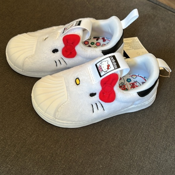 Hello Kitty Superstar 360 Kids Toddlers Slip On Sneakers Size 8K! - Picture 2 of 7